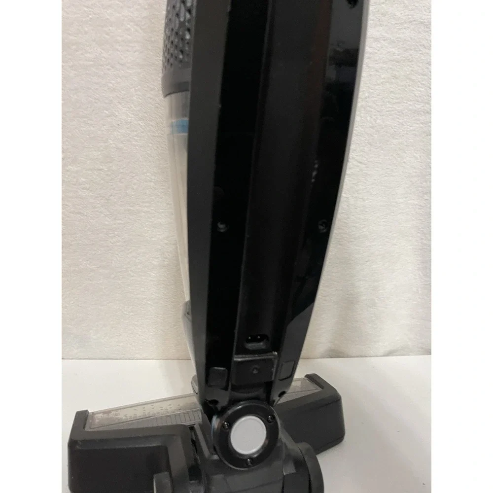 BISSELL Adapt Ion Pet 10.8V Lithium Ion 2 in 1 Cordless Vacuum * No Charger*